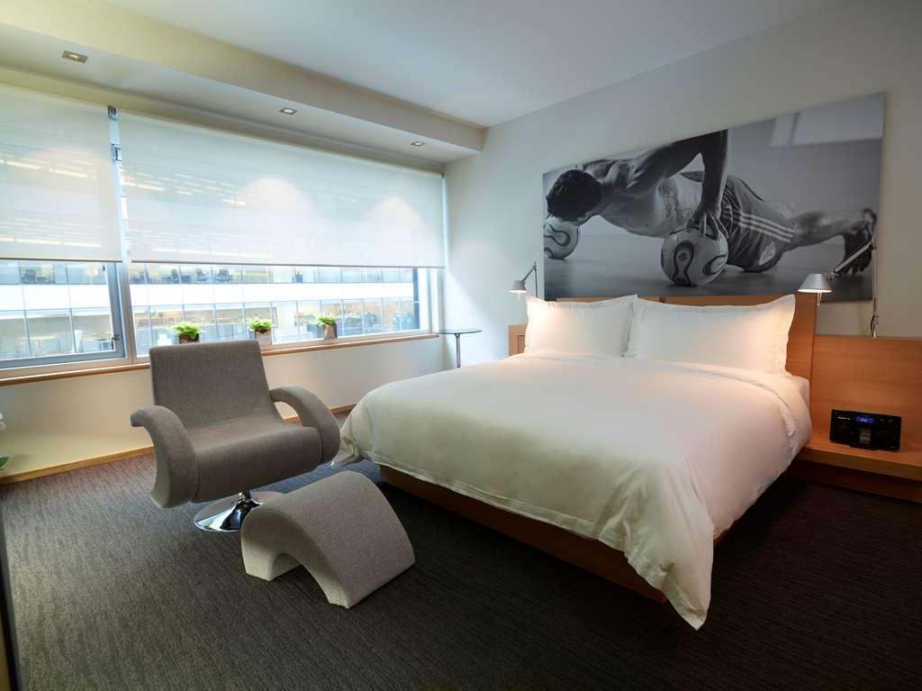 Le Germain Hotel Maple Leaf Square Toronto Zimmer foto